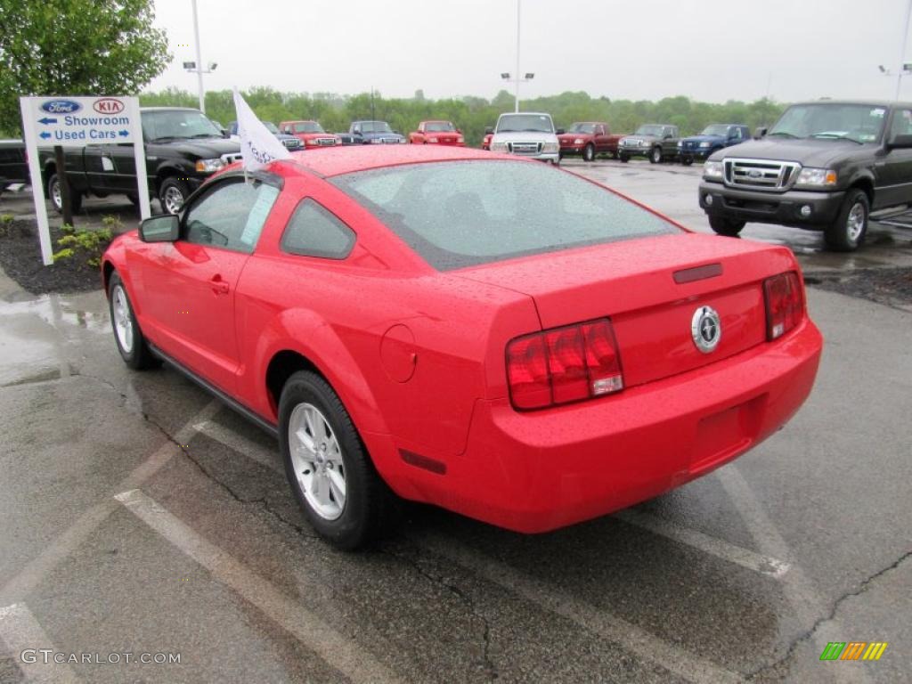 2007 Mustang V6 Deluxe Coupe - Torch Red / Dark Charcoal photo #7