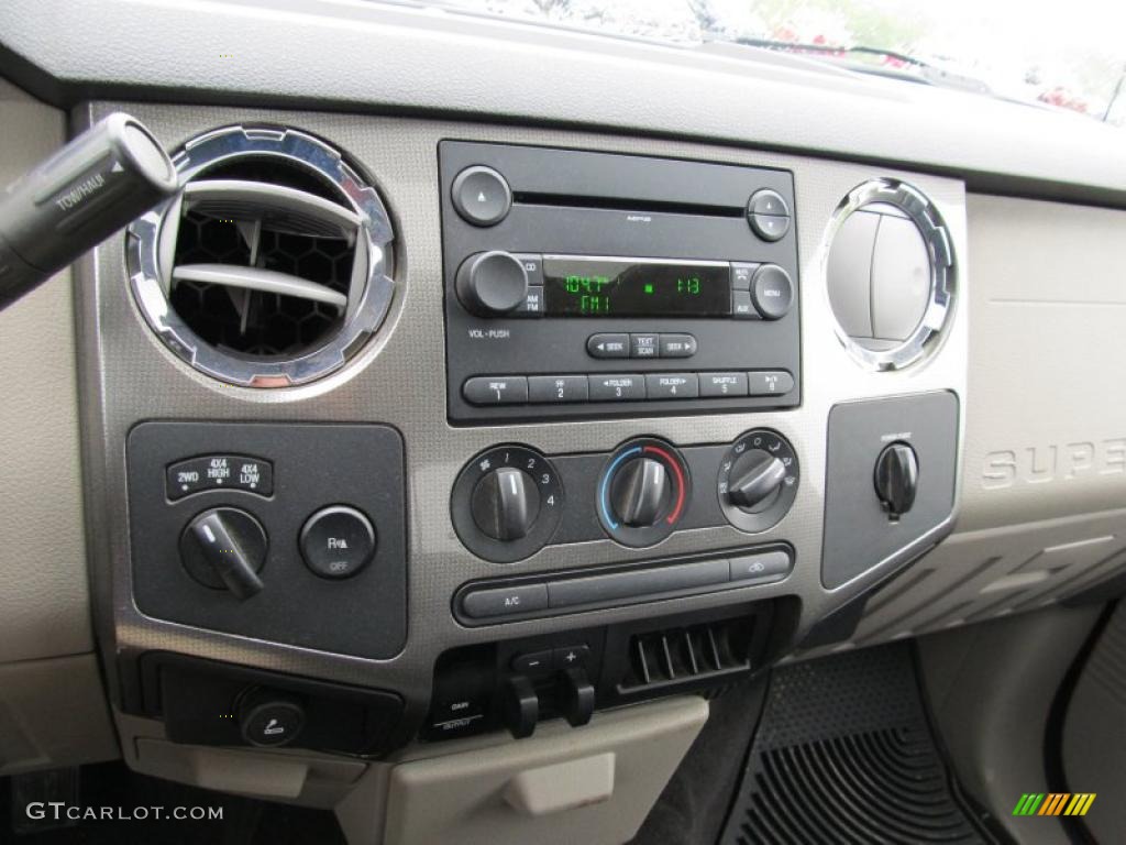 2008 Ford F250 Super Duty FX4 Crew Cab 4x4 Controls Photo #49435921