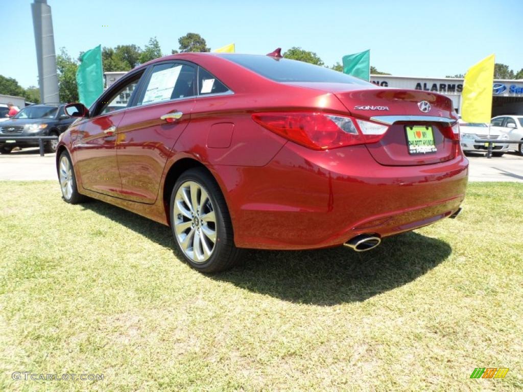 2011 Sonata SE - Venetian Red / Black photo #5