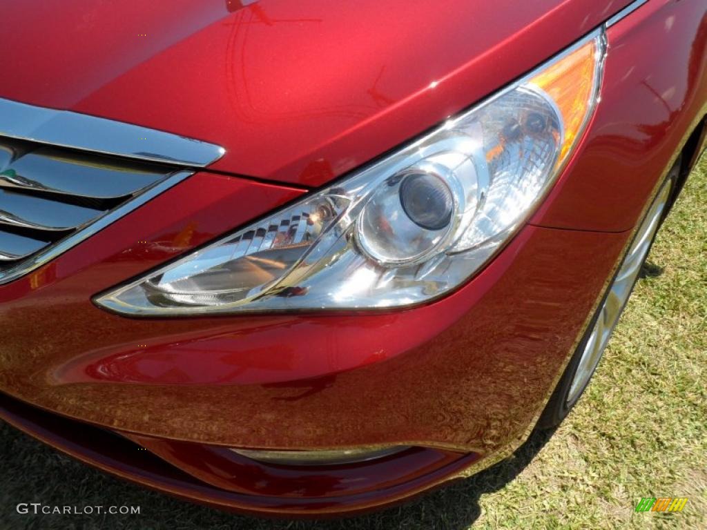2011 Sonata SE - Venetian Red / Black photo #9