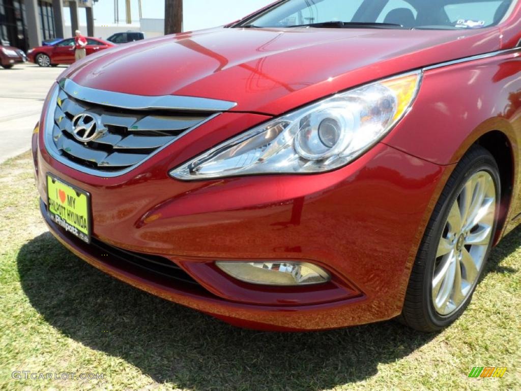 2011 Sonata SE - Venetian Red / Black photo #10