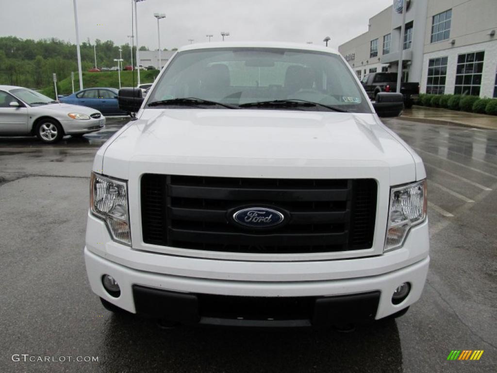 2010 F150 STX SuperCab 4x4 - Oxford White / Medium Stone photo #3