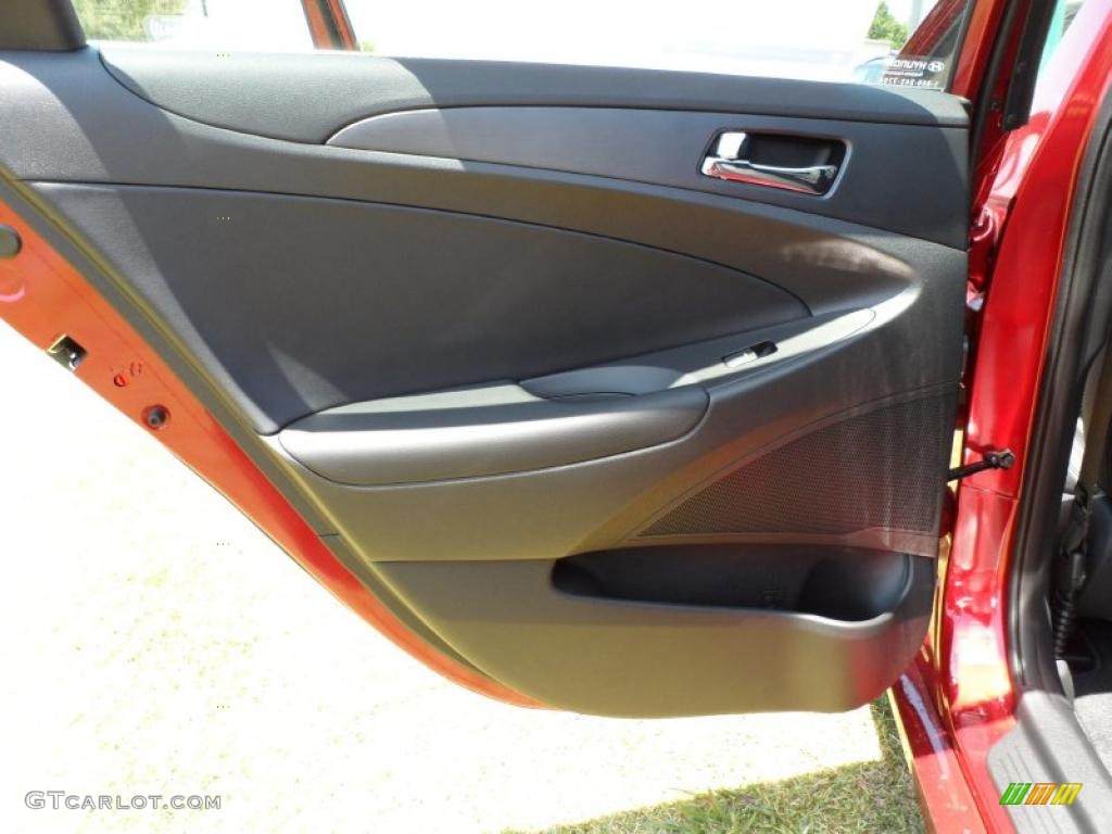 2011 Sonata SE - Venetian Red / Black photo #19