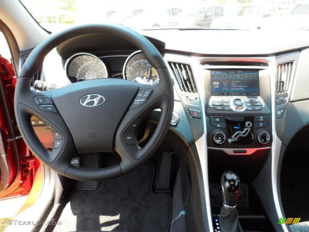 2011 Sonata SE - Venetian Red / Black photo #26