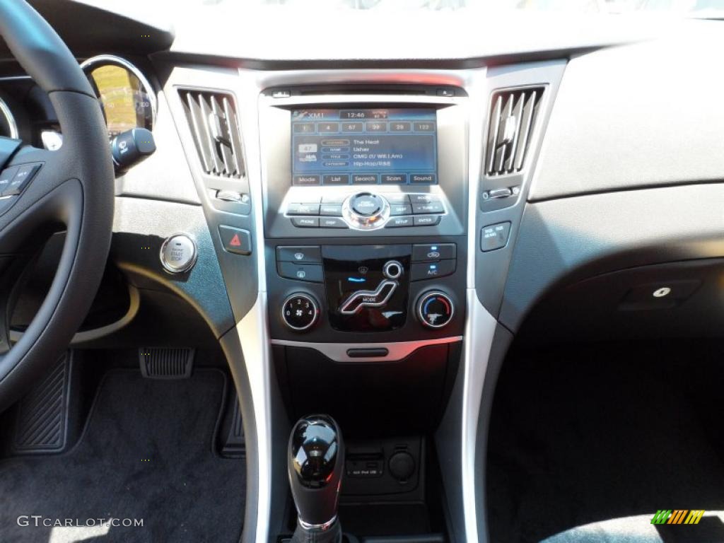 2011 Sonata SE - Venetian Red / Black photo #27