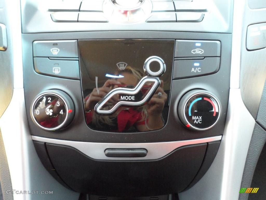2011 Sonata SE - Venetian Red / Black photo #29