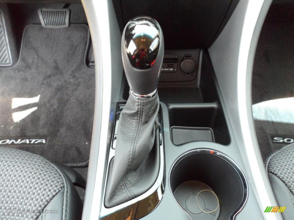 2011 Sonata SE - Venetian Red / Black photo #31