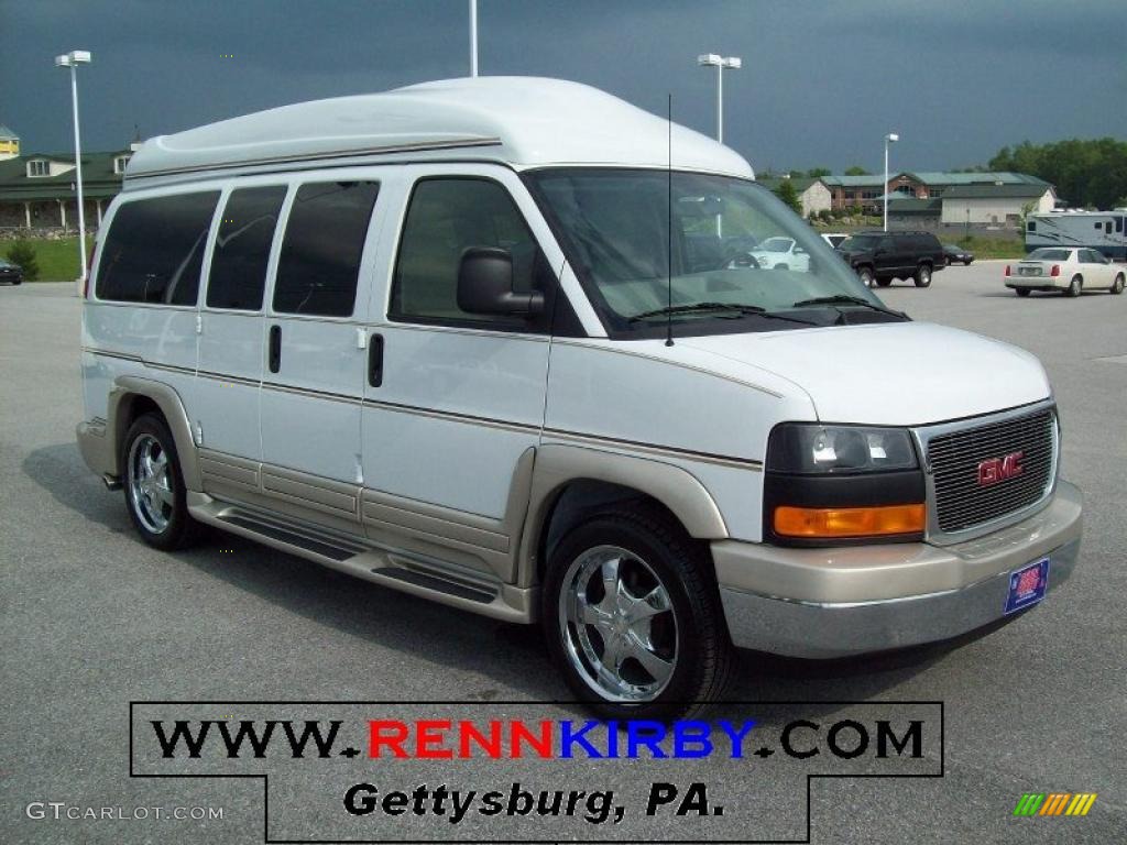 Summit White GMC Savana Van