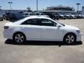 Super White - Camry SE Photo No. 5