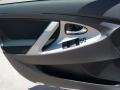 Super White - Camry SE Photo No. 12