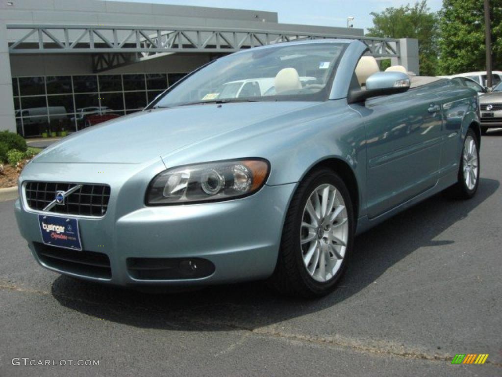 Celestial Blue Metallic Volvo C70