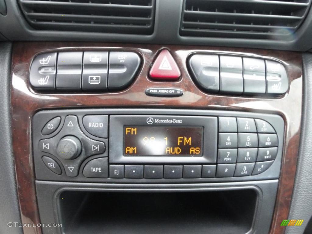 2004 C 240 4Matic Sedan - Black / Charcoal photo #43