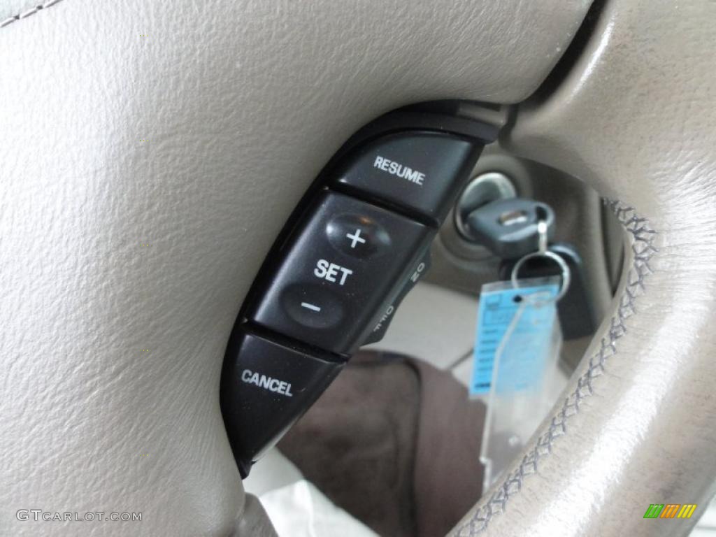 2000 Jaguar S-Type 4.0 Controls Photo #49441369