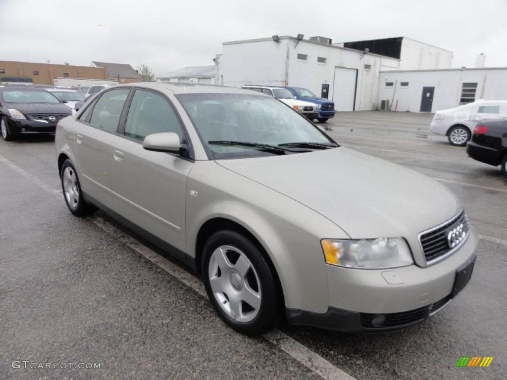 2004 A4 1.8T quattro Sedan - Champagne Metallic / Beige photo #4