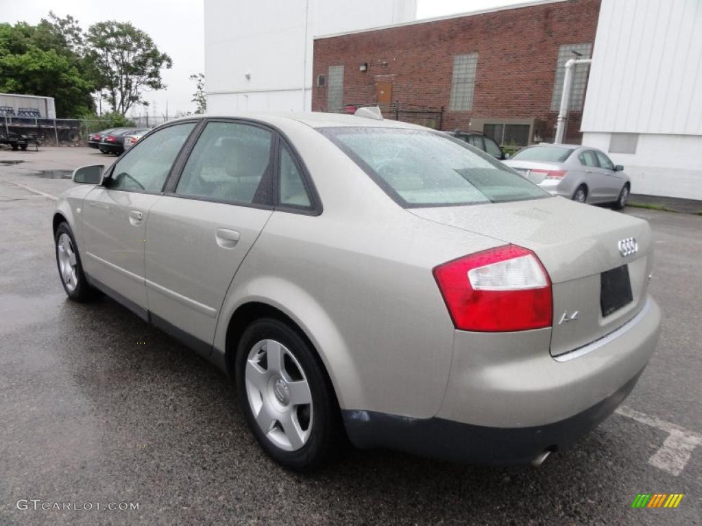 2004 A4 1.8T quattro Sedan - Champagne Metallic / Beige photo #10