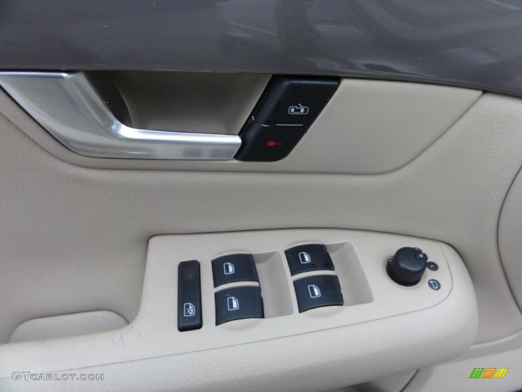 2004 A4 1.8T quattro Sedan - Champagne Metallic / Beige photo #14