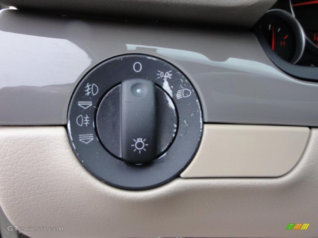 2004 A4 1.8T quattro Sedan - Champagne Metallic / Beige photo #50