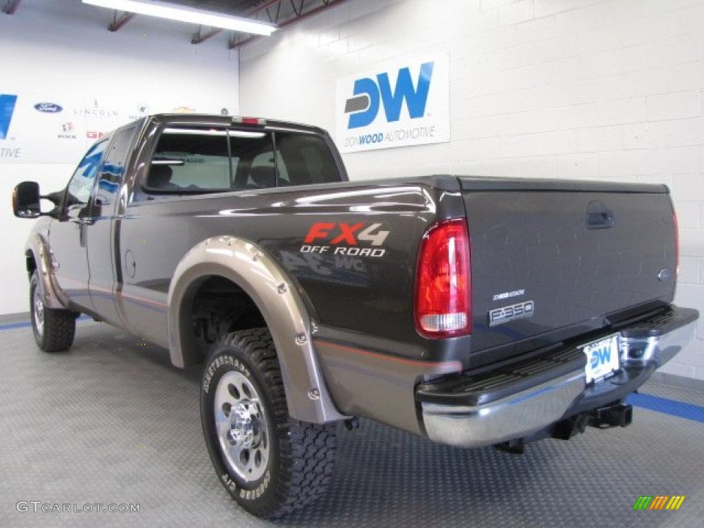 2005 F350 Super Duty FX4 SuperCab 4x4 - Dark Stone Metallic / Tan photo #3