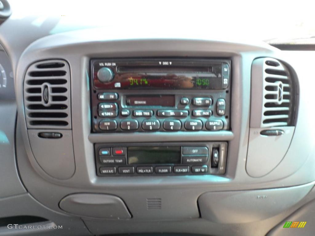 2003 Ford F150 Lariat SuperCrew Controls Photo #49446151