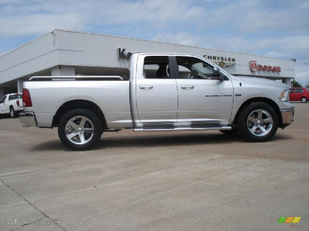 2011 Ram 1500 Big Horn Quad Cab - Bright Silver Metallic / Dark Slate Gray/Medium Graystone photo #2