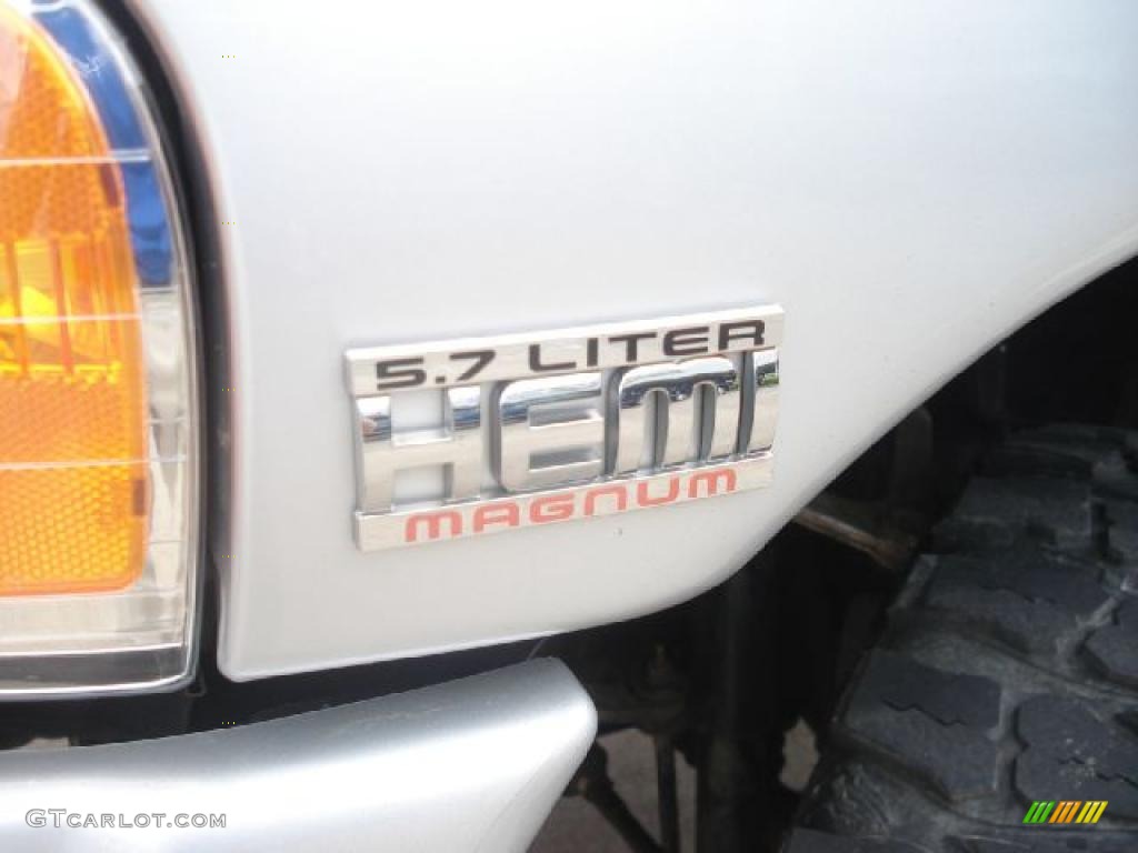 2005 Ram 1500 Laramie Quad Cab 4x4 - Bright Silver Metallic / Dark Slate Gray photo #36