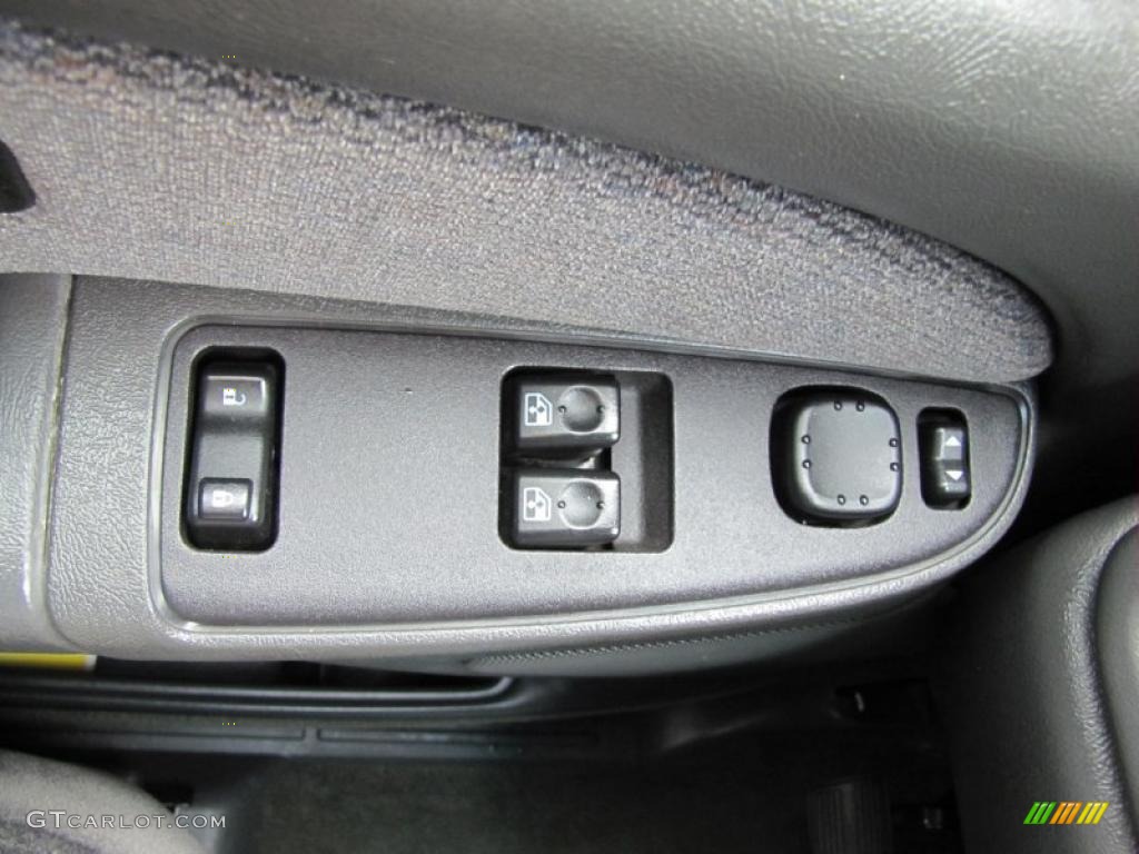 2003 GMC Sierra 1500 SLE Extended Cab 4x4 Controls Photo #49450531