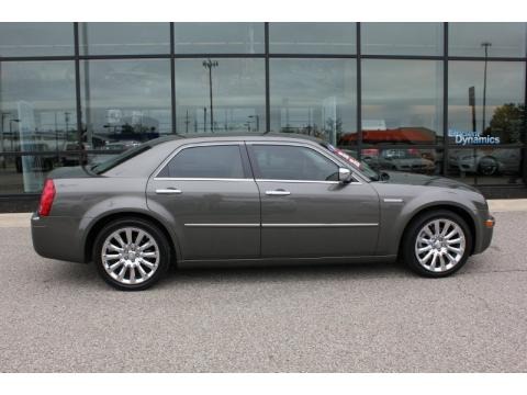 2009 Chrysler 300 C HEMI Heritage Edition Data, Info and Specs