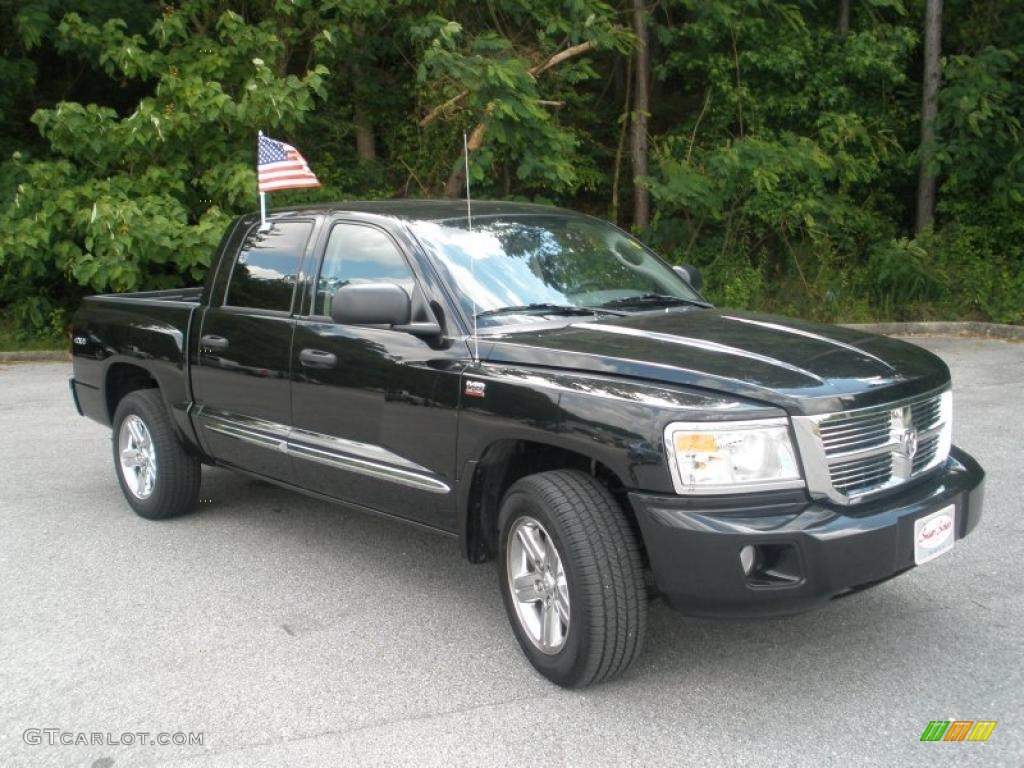 2010 Dakota Laramie Crew Cab 4x4 - Brilliant Black Crystal Pearl / Dark Slate Gray/Medium Slate Gray photo #1