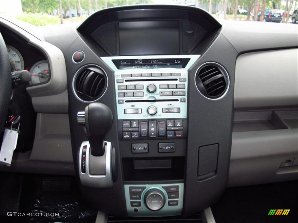 2011 Honda Pilot Touring Controls Photo #49452508