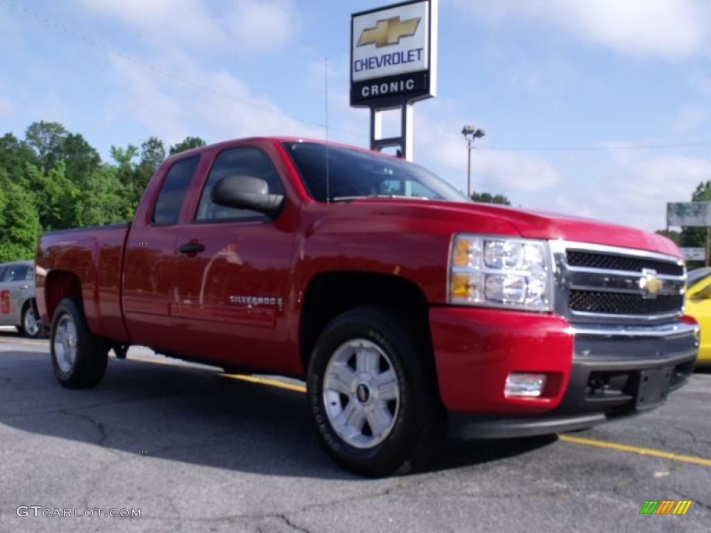 2008 Silverado 1500 LT Extended Cab - Victory Red / Ebony photo #1