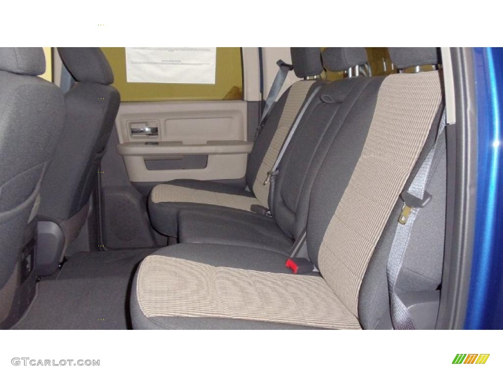 2011 Ram 3500 HD Big Horn Crew Cab 4x4 - Deep Water Blue Pearl / Dark Slate Gray/Medium Graystone photo #24