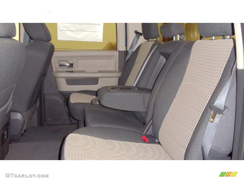 2011 Ram 3500 HD Big Horn Crew Cab 4x4 - Deep Water Blue Pearl / Dark Slate Gray/Medium Graystone photo #25