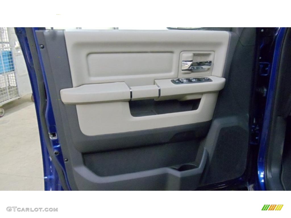 2011 Ram 3500 HD Big Horn Crew Cab 4x4 - Deep Water Blue Pearl / Dark Slate Gray/Medium Graystone photo #26