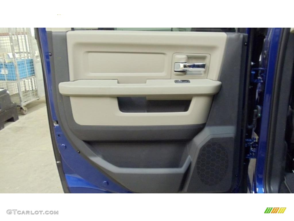 2011 Ram 3500 HD Big Horn Crew Cab 4x4 - Deep Water Blue Pearl / Dark Slate Gray/Medium Graystone photo #27