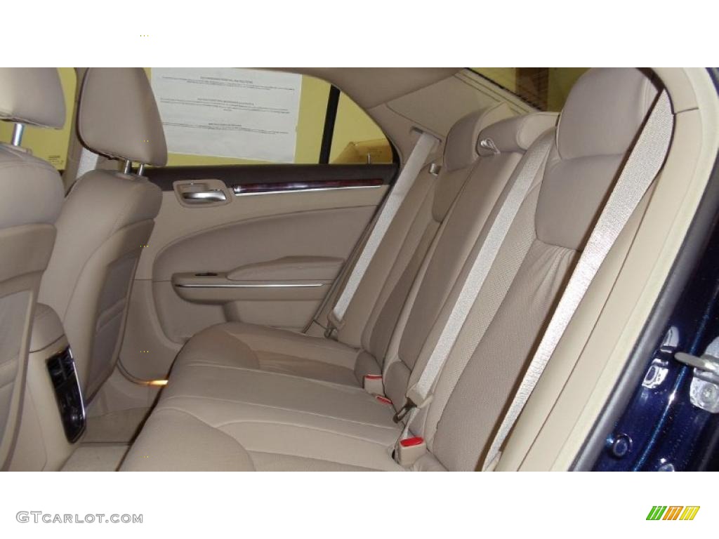Dark Frost Beige/Light Frost Beige Interior 2011 Chrysler 300 Limited Photo #49456687