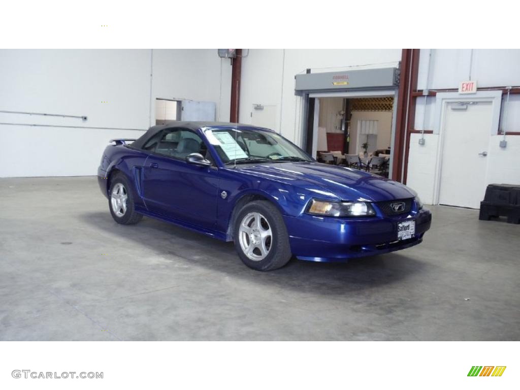 2004 Mustang V6 Convertible - Sonic Blue Metallic / Medium Graphite photo #3