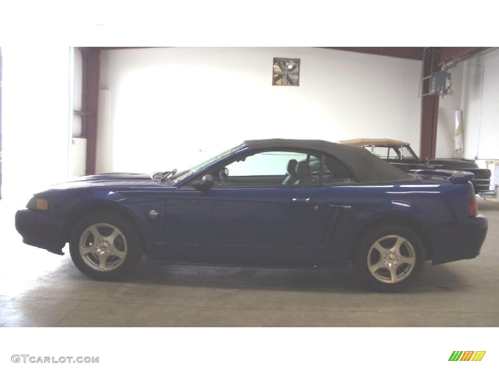 2004 Mustang V6 Convertible - Sonic Blue Metallic / Medium Graphite photo #8