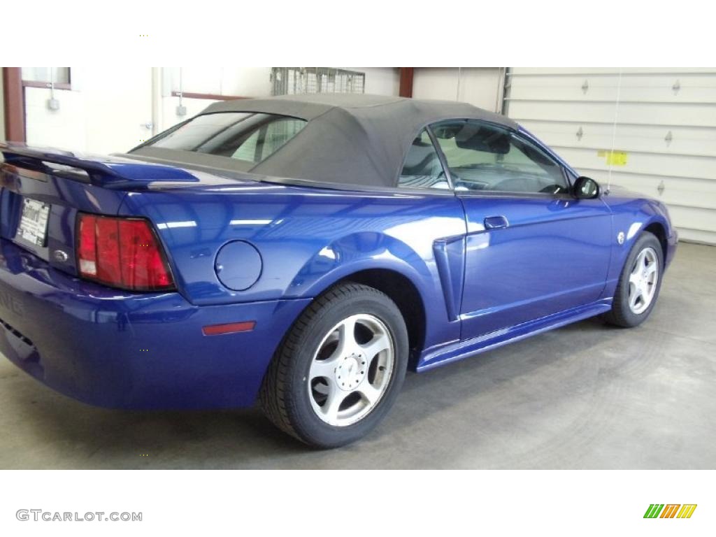 2004 Mustang V6 Convertible - Sonic Blue Metallic / Medium Graphite photo #11