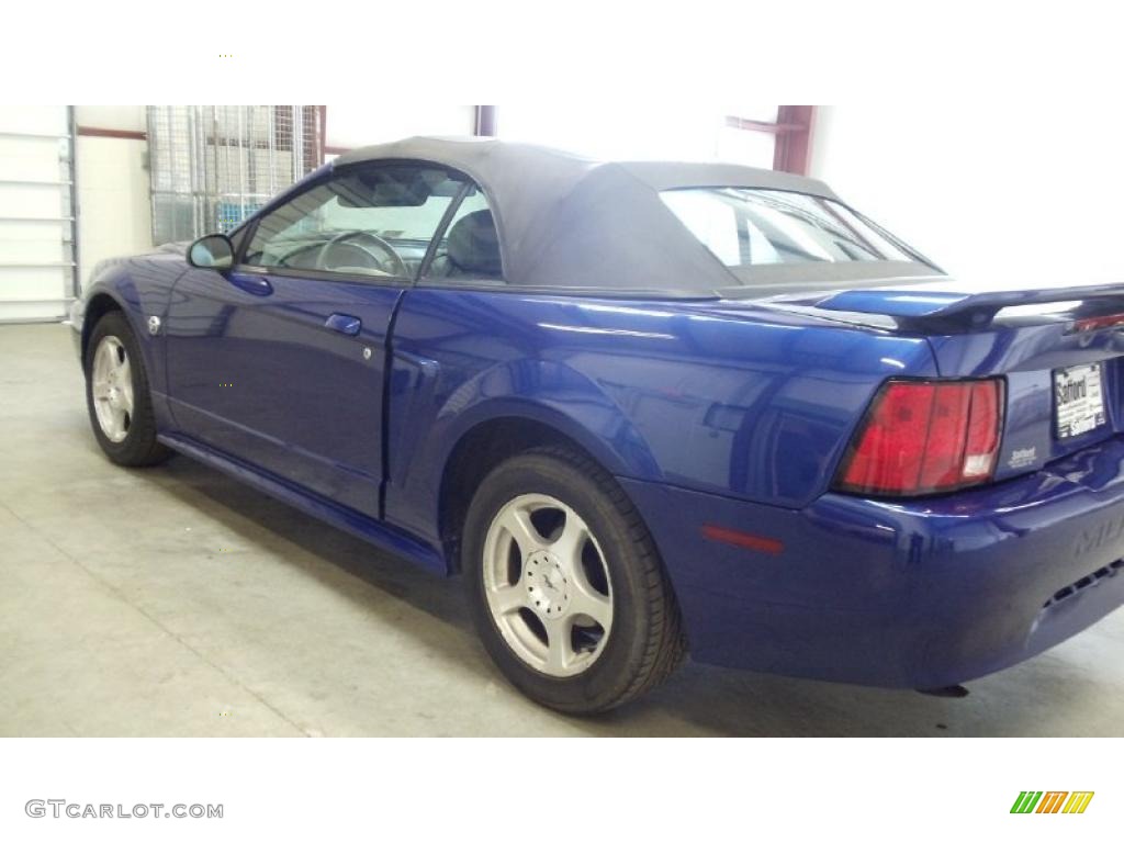 2004 Mustang V6 Convertible - Sonic Blue Metallic / Medium Graphite photo #12