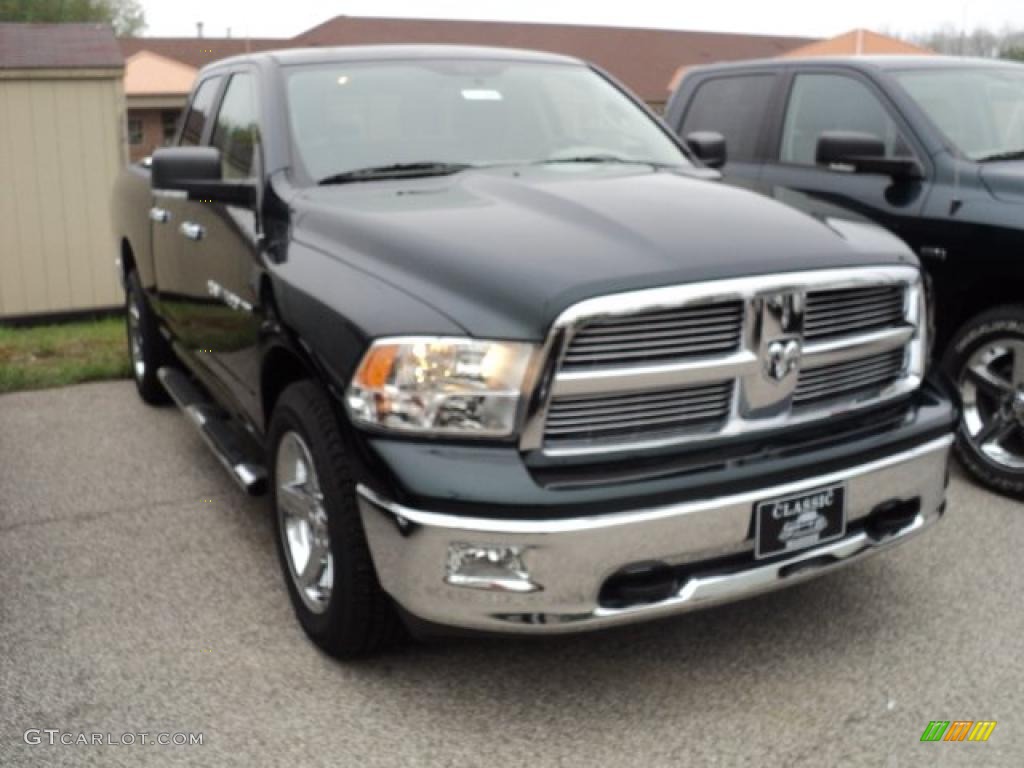 2011 Ram 1500 Big Horn Quad Cab 4x4 - Hunter Green Pearl / Dark Slate Gray/Medium Graystone photo #3