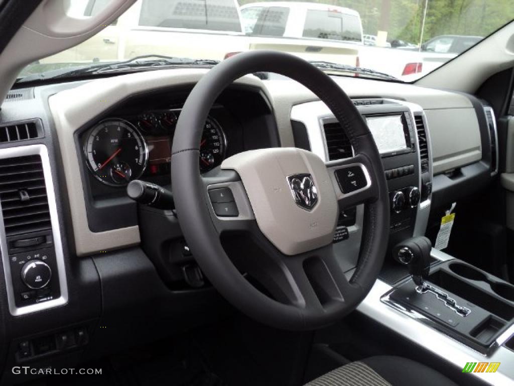 2011 Ram 1500 Big Horn Quad Cab 4x4 - Hunter Green Pearl / Dark Slate Gray/Medium Graystone photo #12