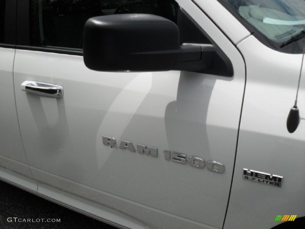 2011 Ram 1500 SLT Crew Cab - Bright White / Dark Slate Gray/Medium Graystone photo #22