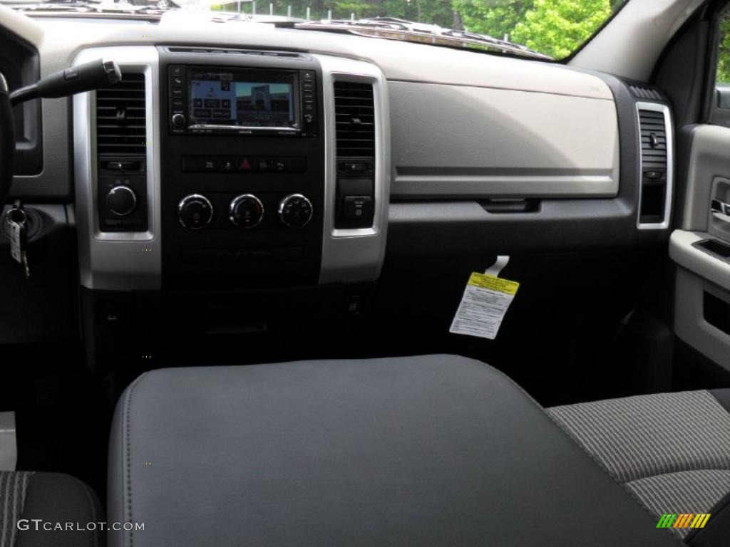 2011 Ram 1500 SLT Crew Cab 4x4 - Bright Silver Metallic / Dark Slate Gray/Medium Graystone photo #16