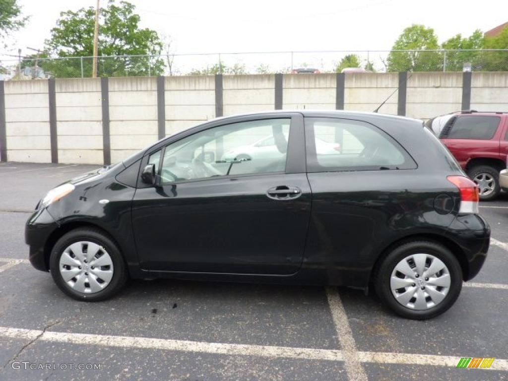 2010 Yaris 3 Door Liftback - Black Sand Pearl / Dark Charcoal photo #1