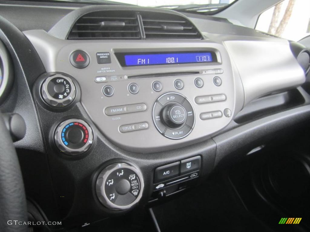 2010 Honda Fit Standard Fit Model Controls Photo #49465366