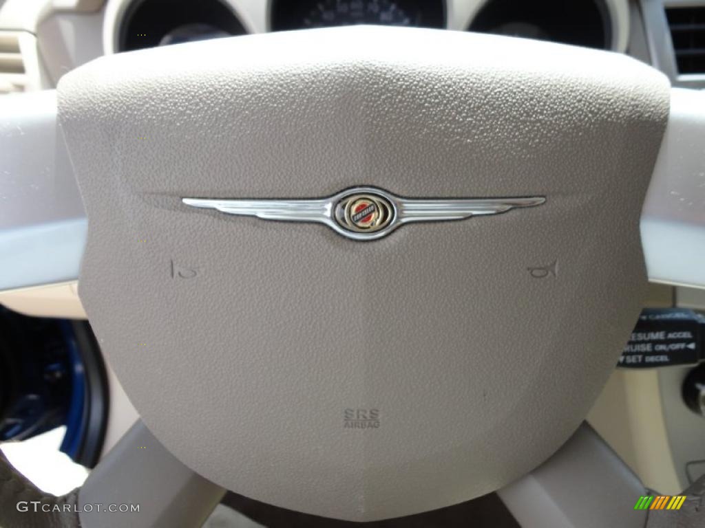 2010 Chrysler Sebring Limited Hardtop Convertible Marks and Logos Photos