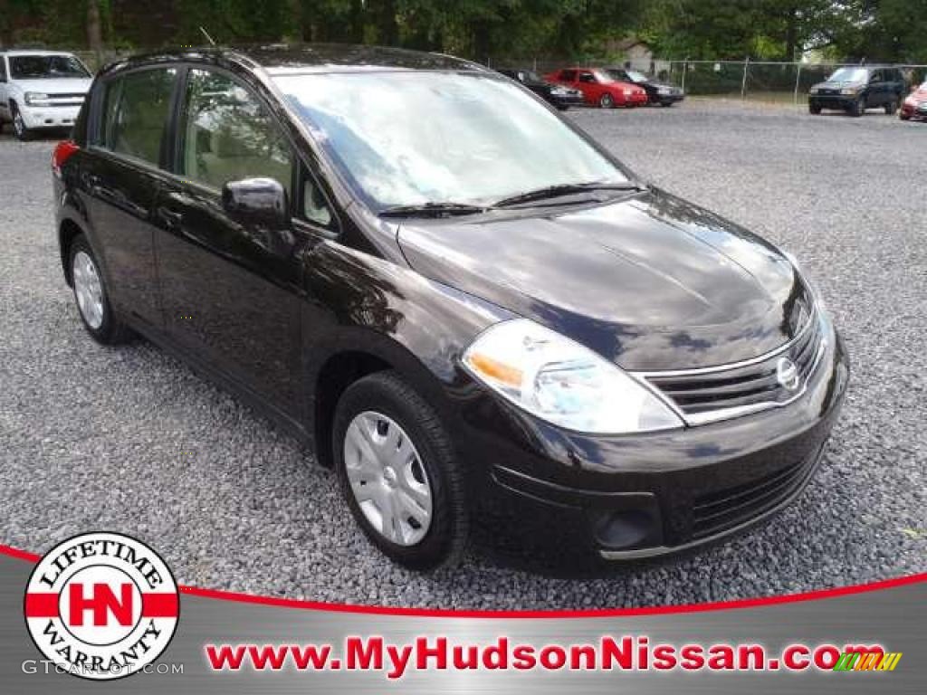 2011 Versa 1.8 S Hatchback - Espresso Black / Beige photo #1