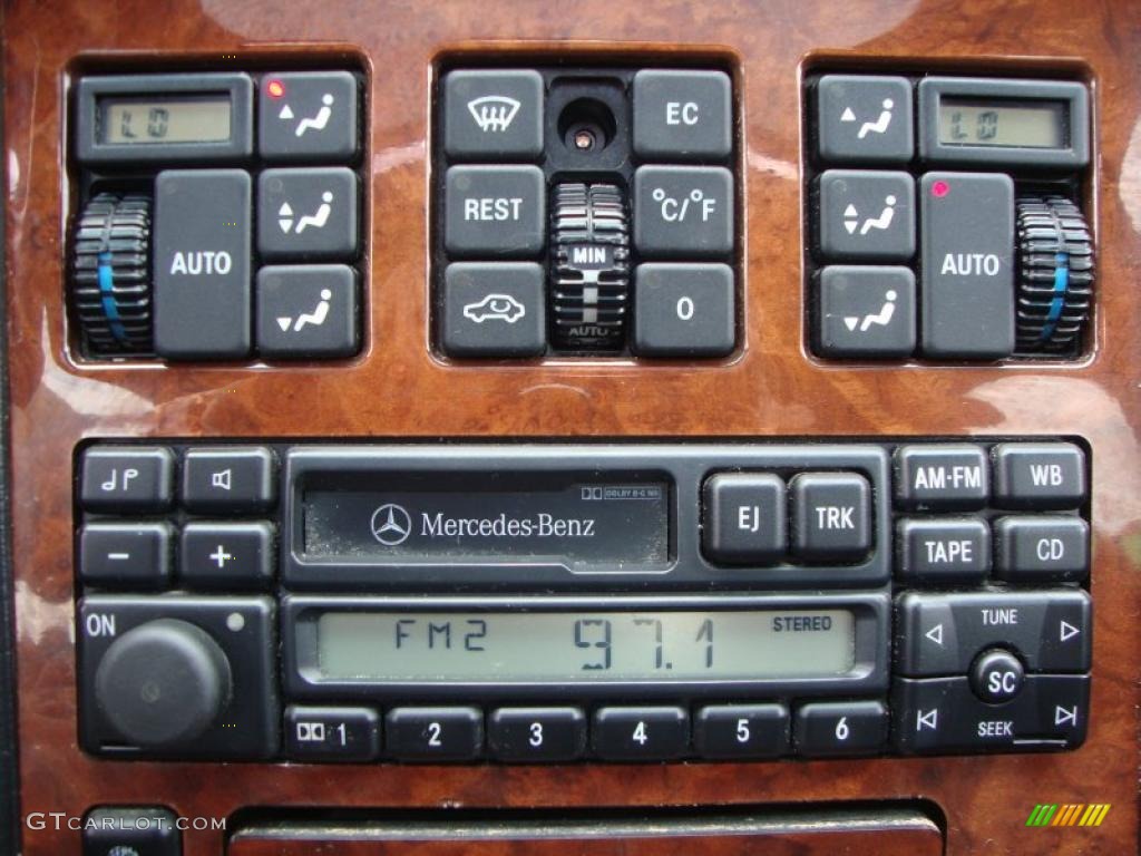 1994 Mercedes-Benz S 500 Sedan Controls Photo #49472160