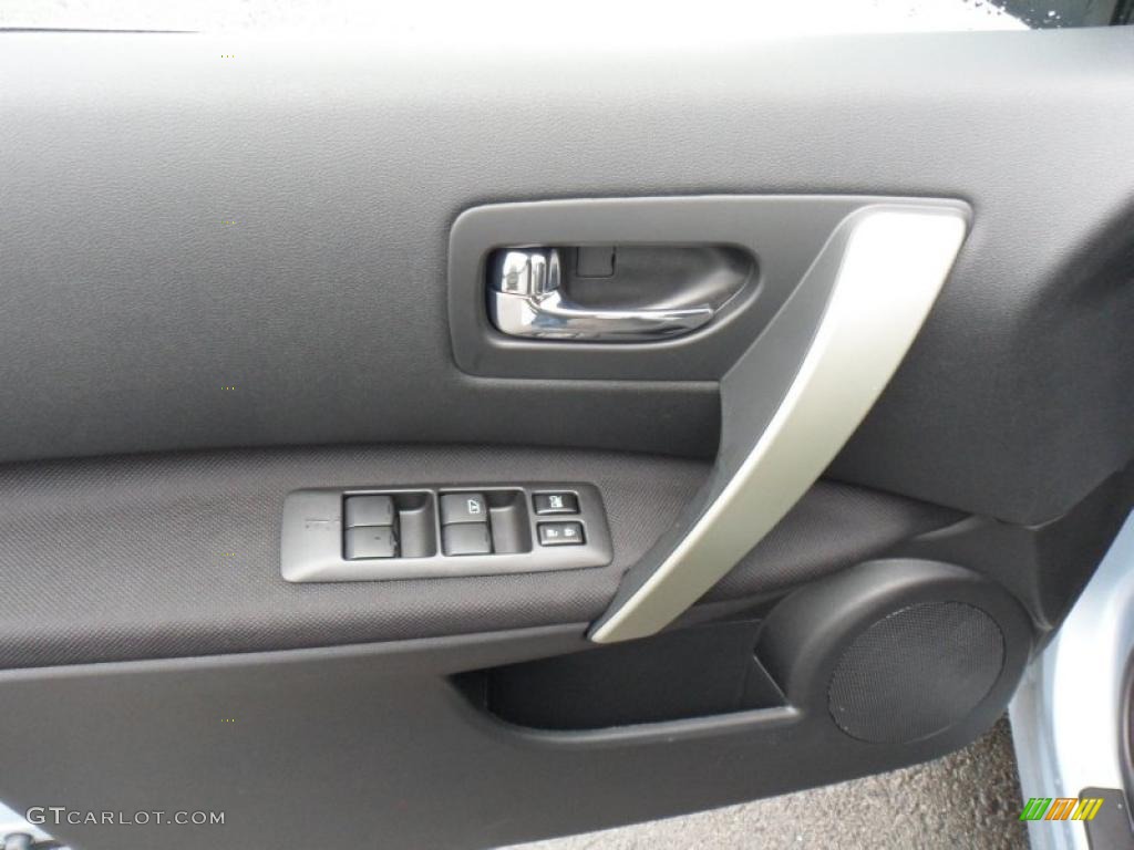 2011 Rogue SV AWD - Frosted Steel Metallic / Black photo #15