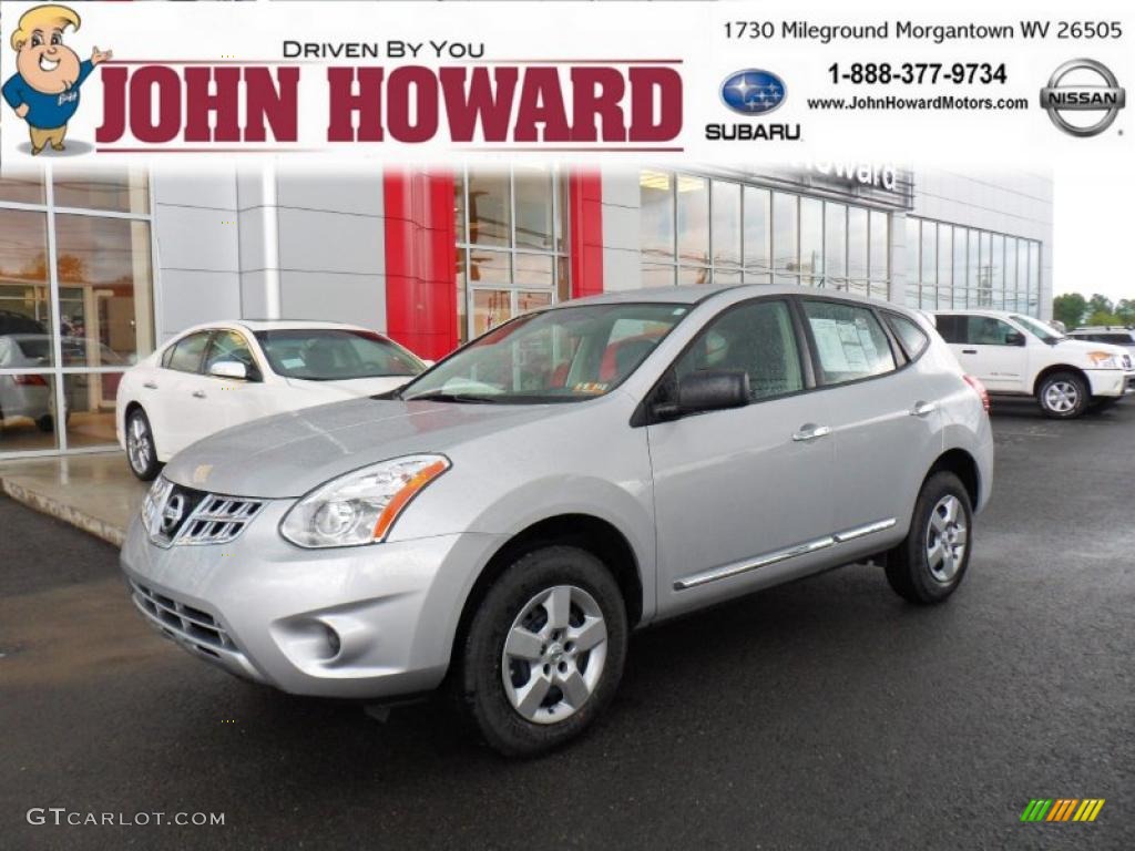 Silver Ice Metallic Nissan Rogue